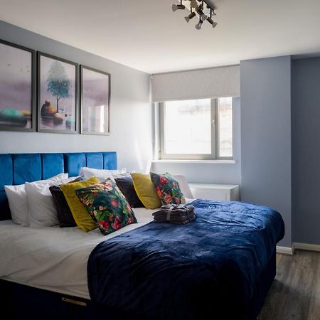 Pahuna Ghar Birmigham City 2 Bedroom Apartment- Short To Mid Term Let-Free Secure Parking Birmingham Exterior foto